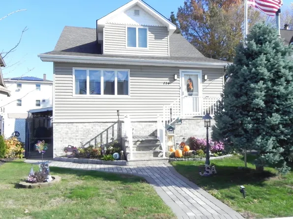 114 Mehrhof Rd, Little Ferry, NJ 07643