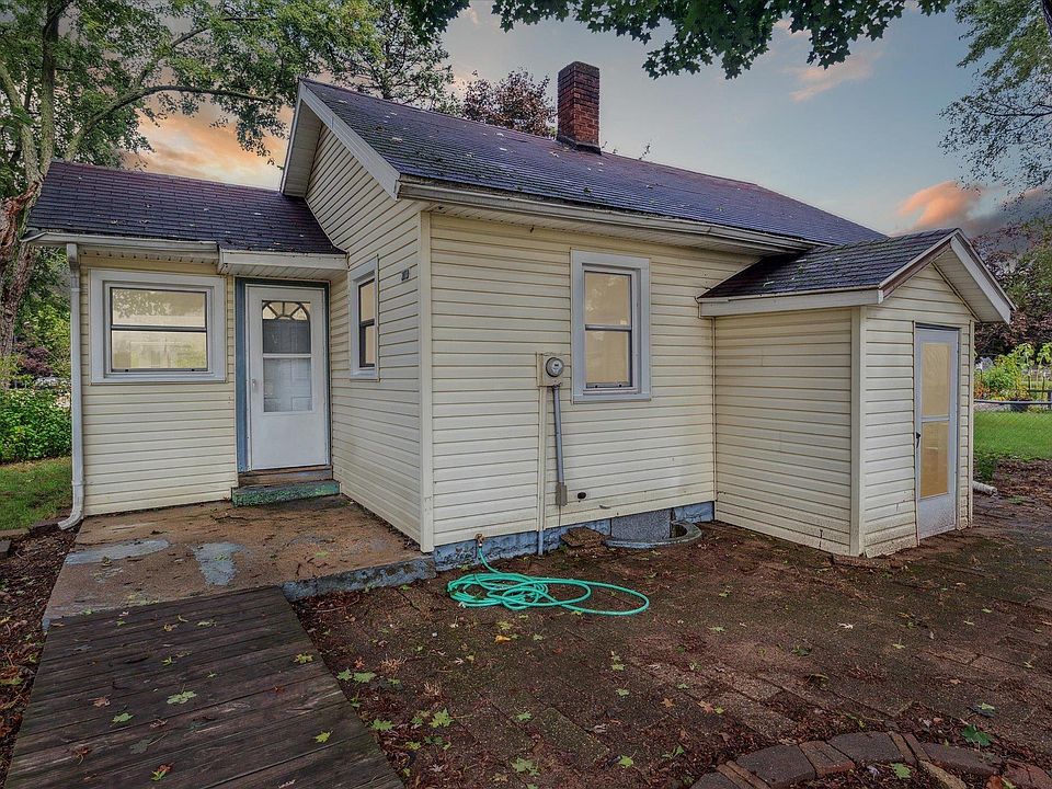 1st image of 310 Ballard Ave