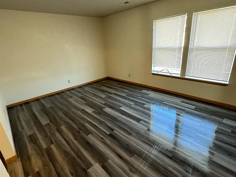Pine View Apartments — Photo 25