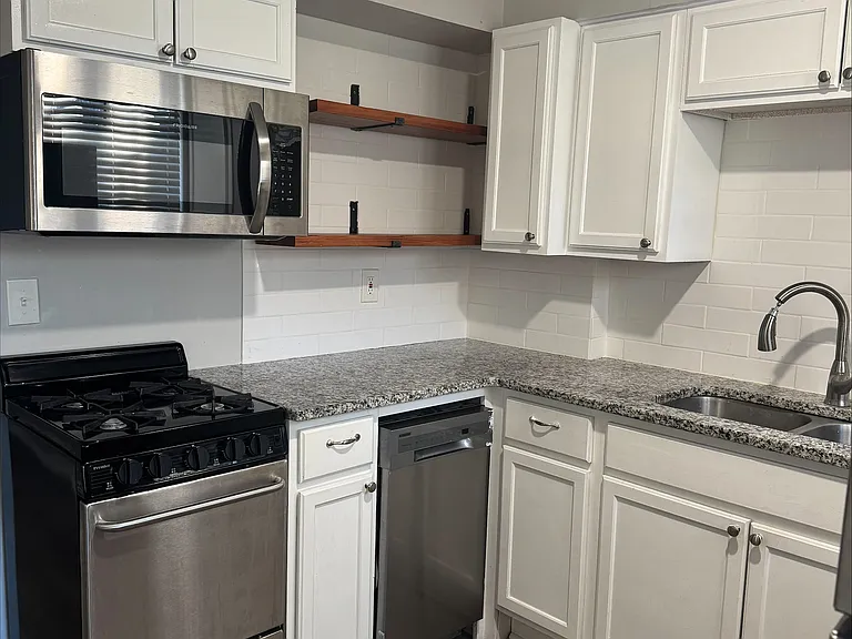 Greenline Apartments — Photo 5