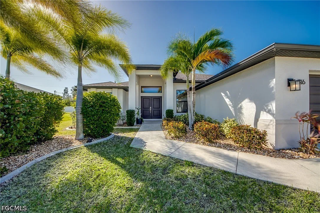 4 bed, 2.0 bath, 2010 sqft, $2,400 — Photo 3