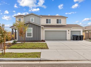 1109 E Elkhorn Avenue, Visalia, CA