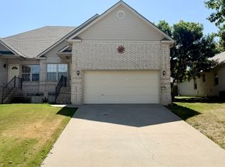 6271 W Milliken Bnd, Fayetteville, AR 72704