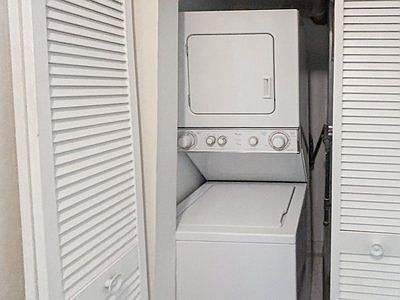 5th image of 5069 N Winchester Ave #1