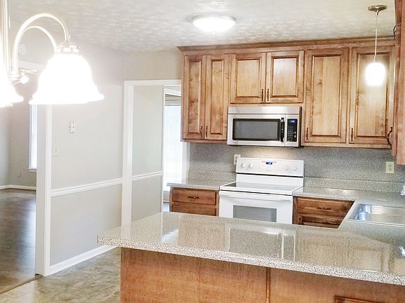 3rd image of 1054 Plantation Way SE