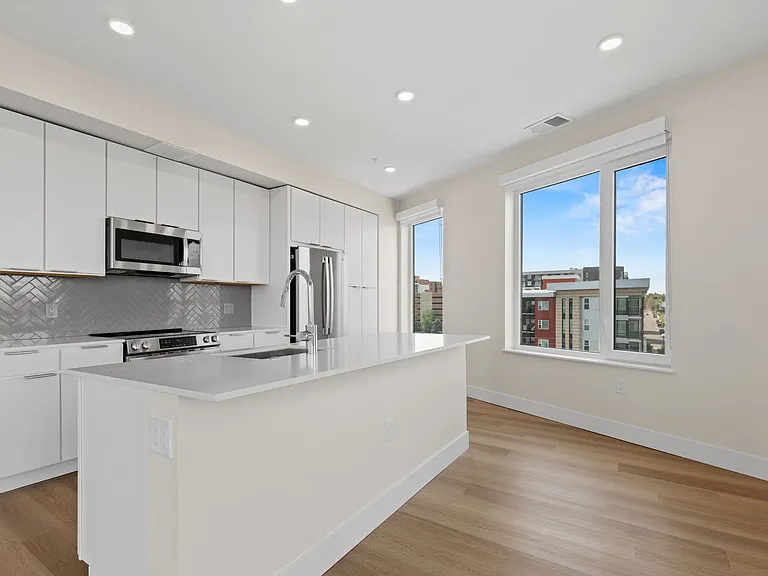 Frameline Apartments — Photo 31