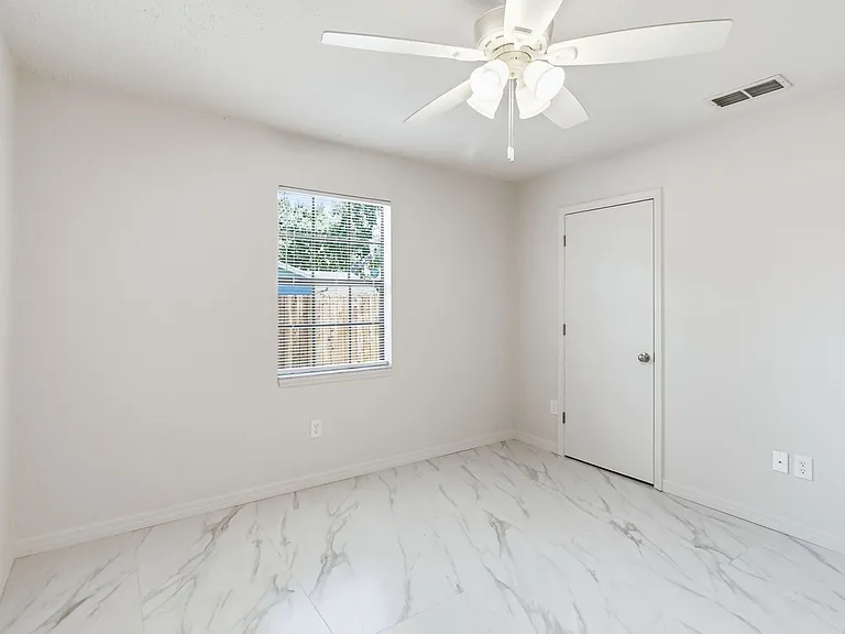 1534 Frances St — Photo 23