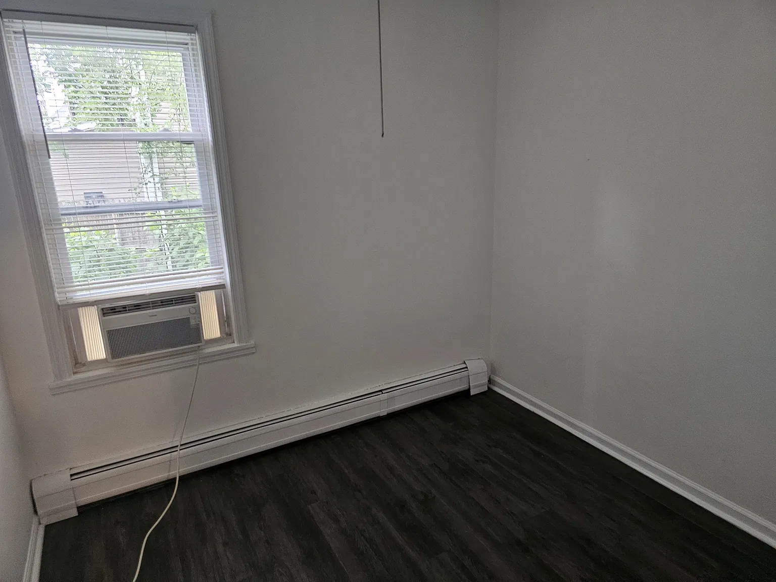 31 Parker Ave - 1R — Photo 2