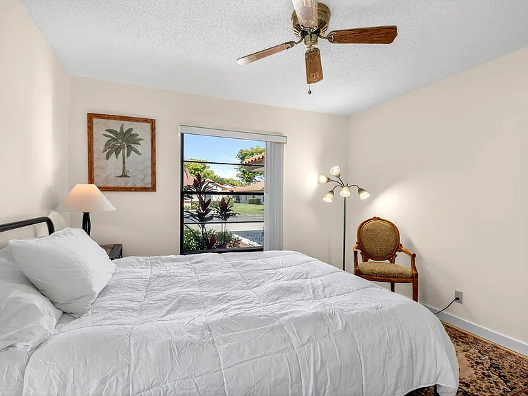 10938 Roebelini Palm Ct #B — Photo 26