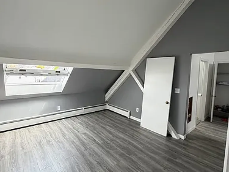 870 Pine St — Photo 7