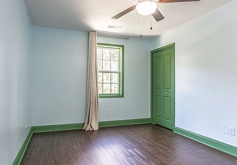 555 N Saylor St — Photo 27