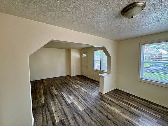 3rd image of 4533 Stivers St