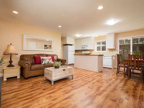 4th image of 69 Nueva Ave #71