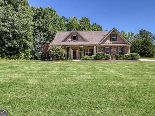 374 Austin Storey Cir, Newnan, GA 30263