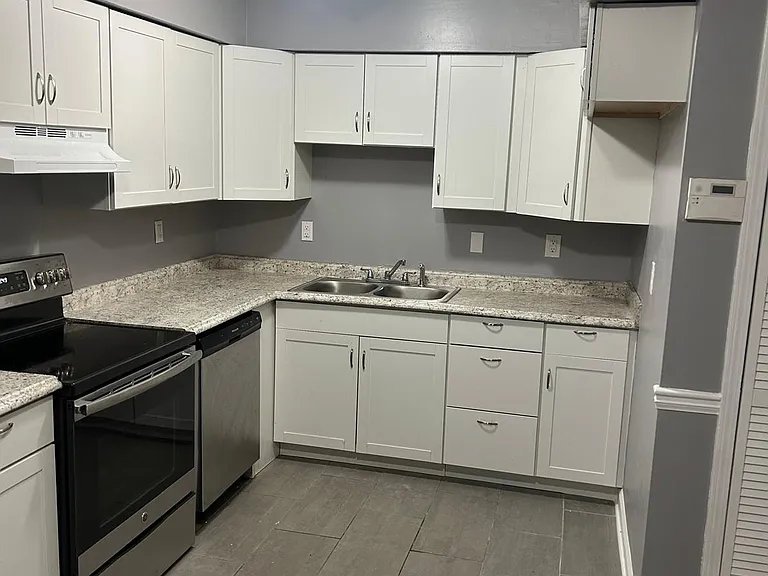 2713 Evans Mill Dr — Photo 1