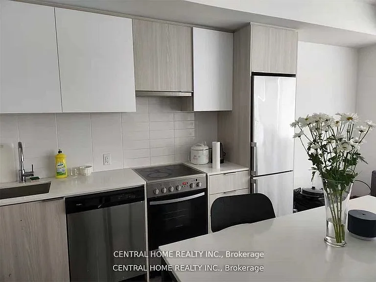 203 College St #806 — Photo 3