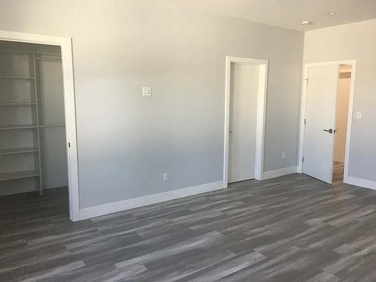 6733 1/2 Kraft Ave — Photo 21