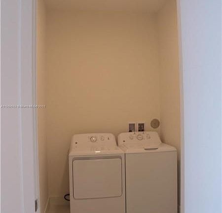2nd image of 301 Altara Ave APT 313
