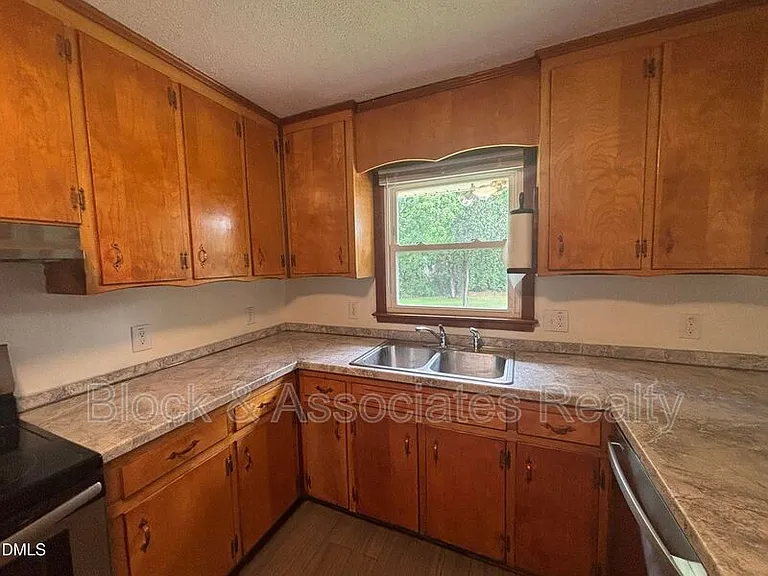 3609 Melrose Dr — Photo 20