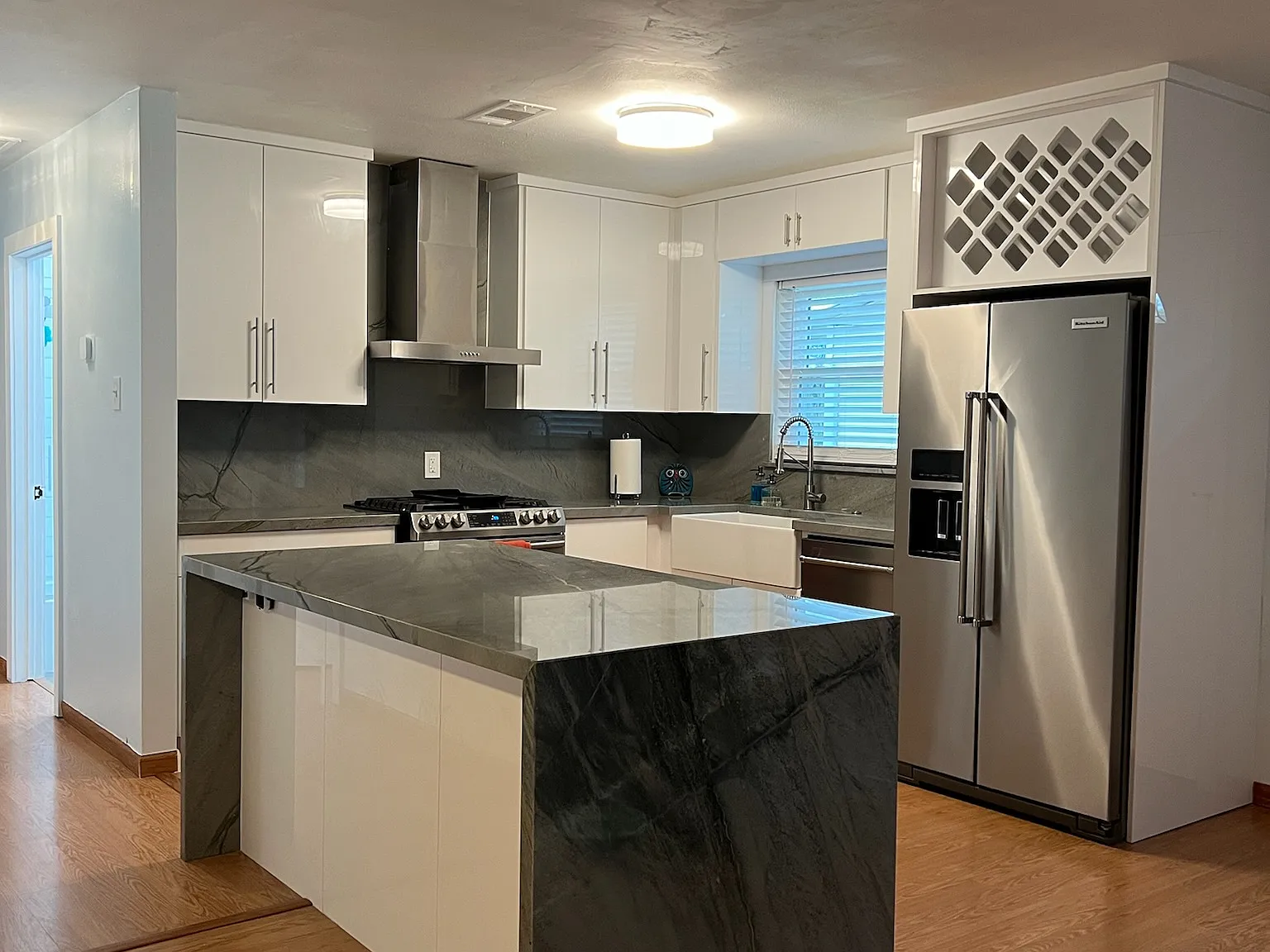 1318 Broadmoor Drive - 1 — Photo 3