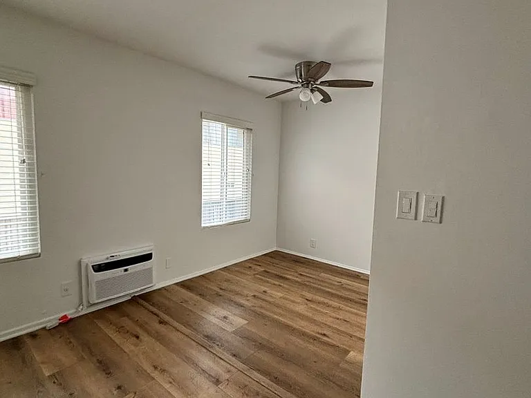 334 S. Hobart Blvd — Photo 16
