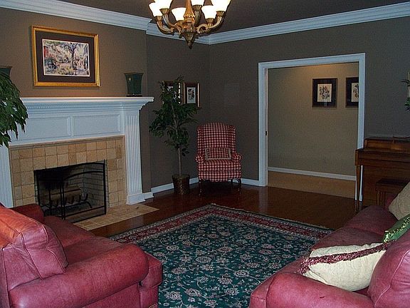 LIVING ROOM - FIREPLACE