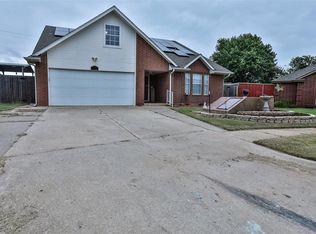 333 SE 6th St, Moore, OK 73160