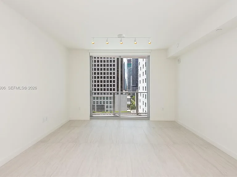 77 SE 5th St #1813 — Photo 7