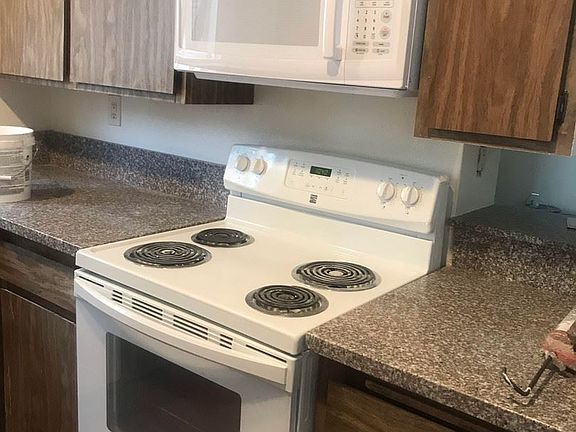 2nd image of 1419 F Ave #9