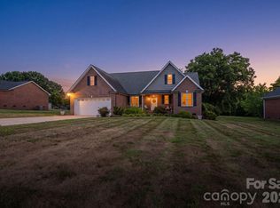 1855 Jetton Dr, Vale, NC 28168