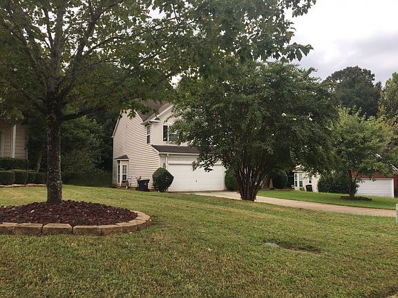 3rd image of 185 Lazy Willow Ln