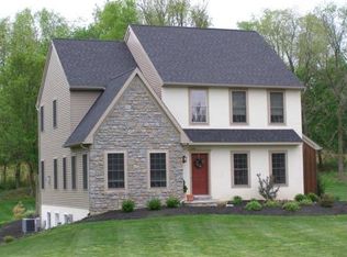 281 W Penn Grant Rd, Willow Street, PA 17584