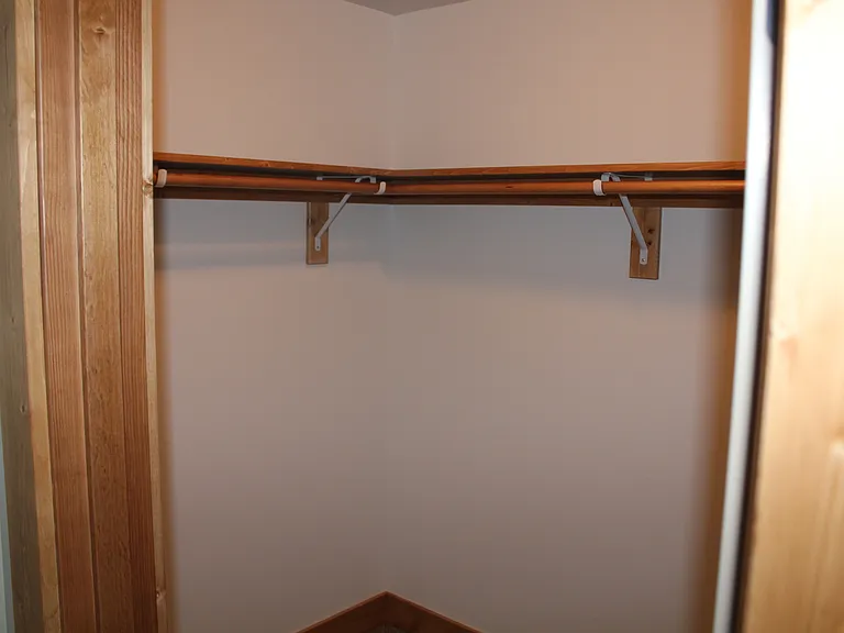 3689 Pipestone St — Photo 14