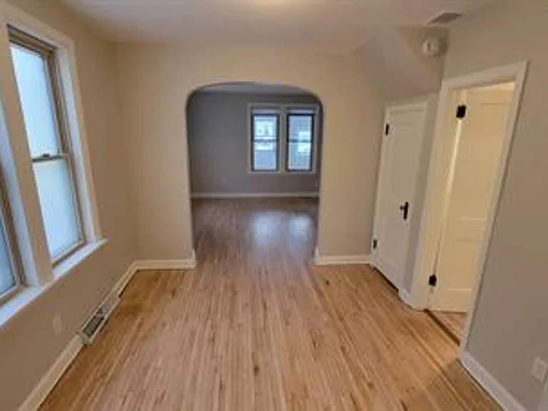 1316 Baxter Ave — Photo 6