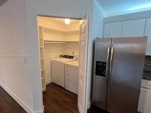 4th image of 561 Racquet Club Rd APT 21