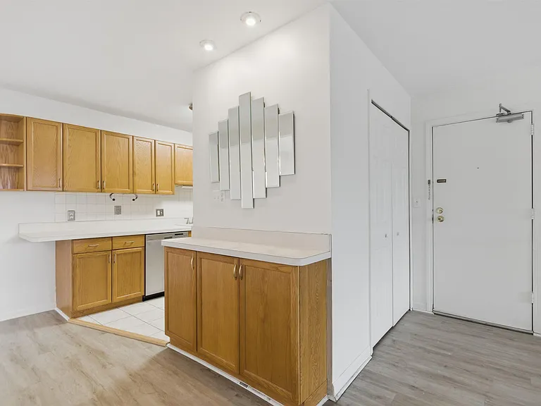1235 S Maple Rd #201 — Photo 11