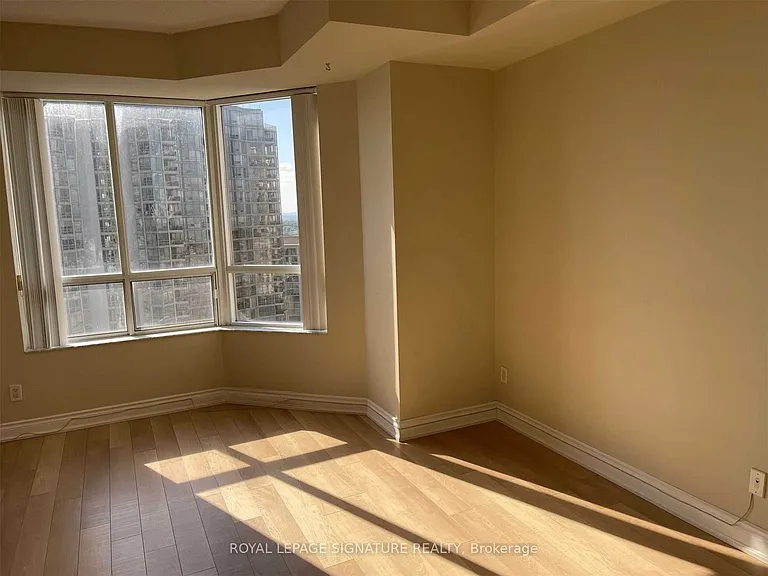 25 Kingsbridge Garden Cir #2811 — Photo 18