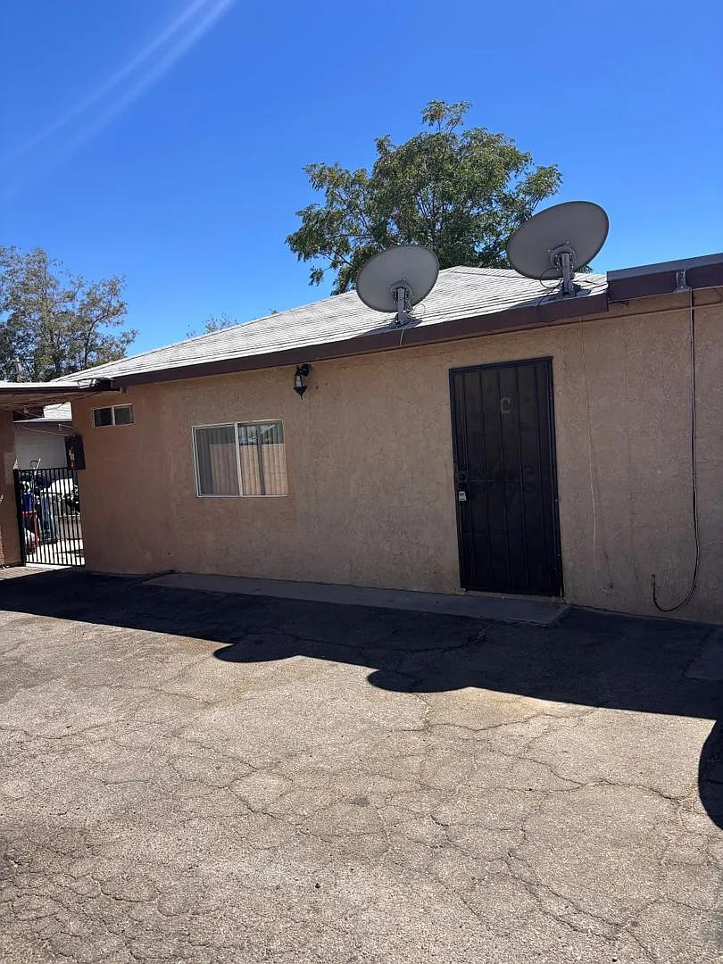 P9 — Photo 2
