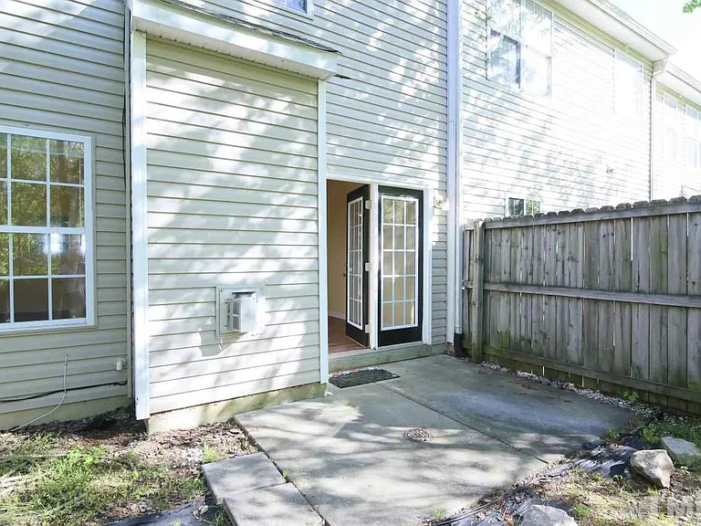 2841 Gross Ave — Photo 14