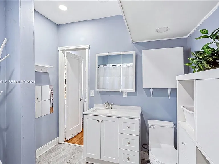 155 SW 28th Rd — Photo 16