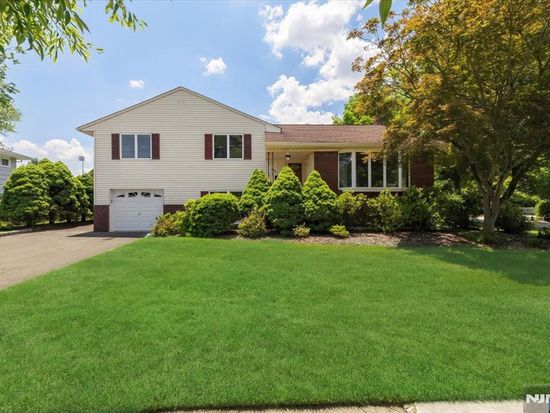753 Village Road, Oradell, NJ 07649