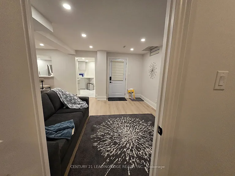 14 Porthclair Ct — Photo 2