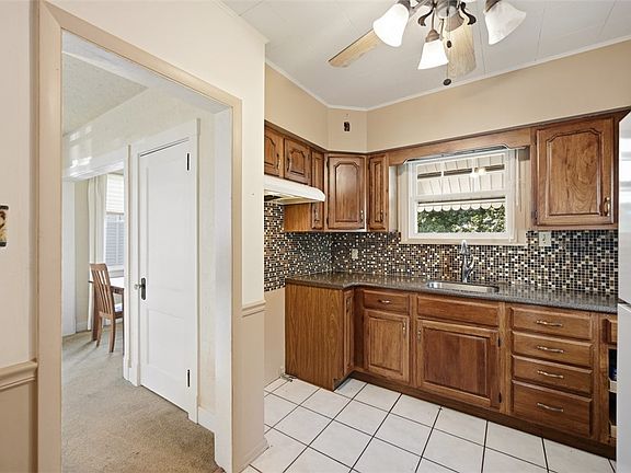 5th image of 807 Norwood Ave