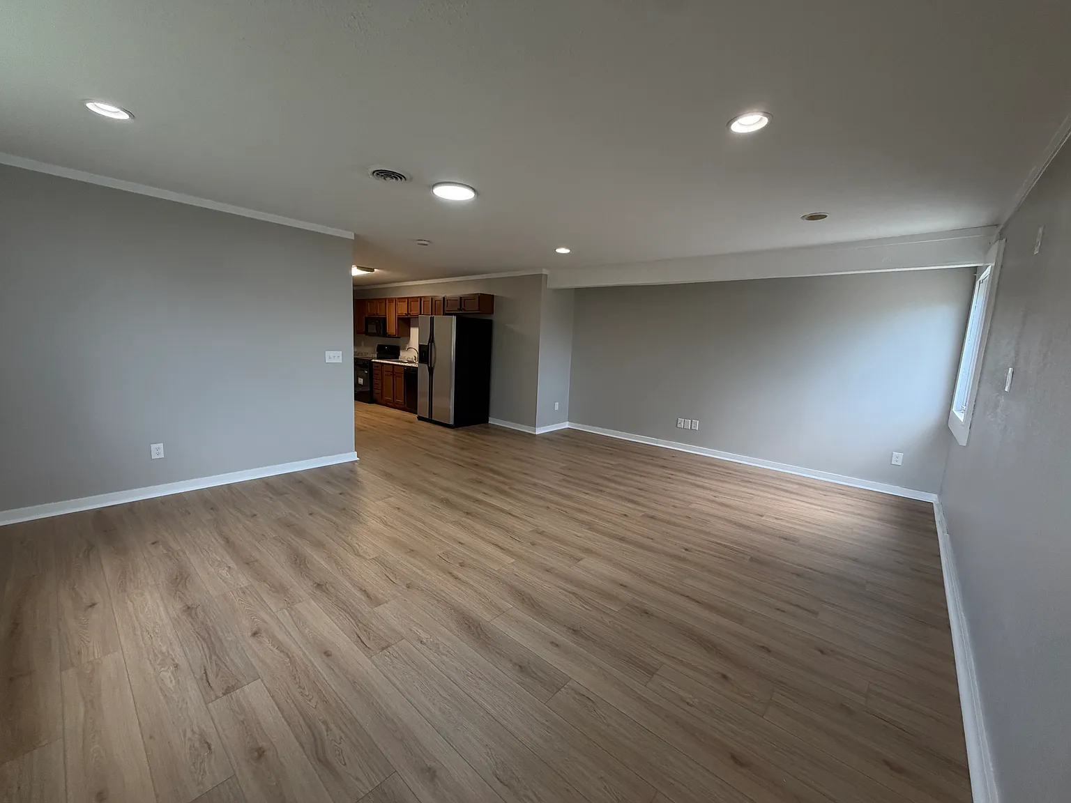 2 bed, 950 sqft, $1,500 — Photo 3