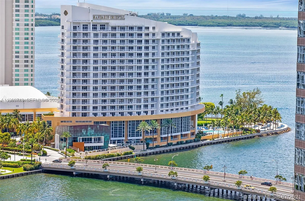 Building Photo - 500 Brickell Ave #2708