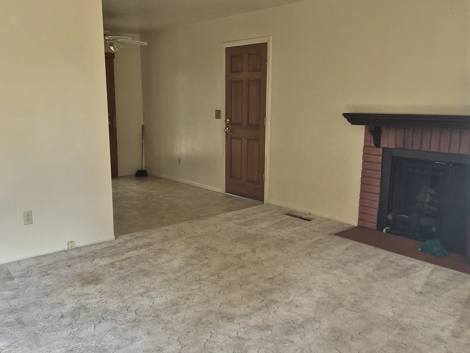 3 bed, 931 sqft, $1,795 — Photo 3