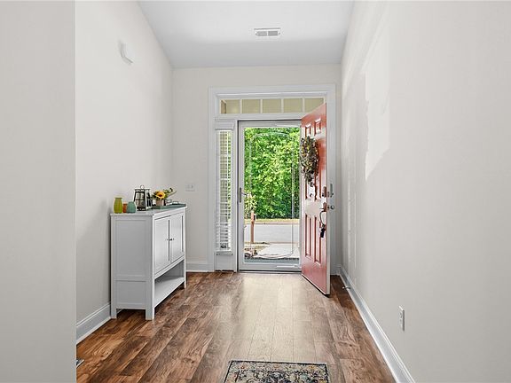 4th image of 408 Meritage St