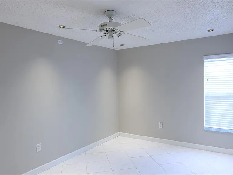 3121 Bordeaux Ln — Photo 20