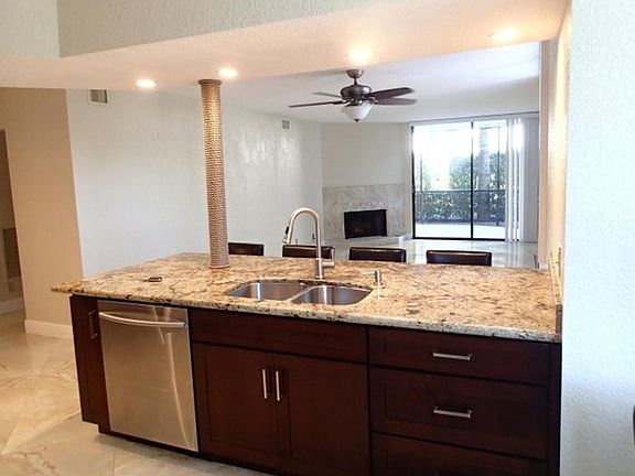2nd image of 115 Bay Colony Dr N