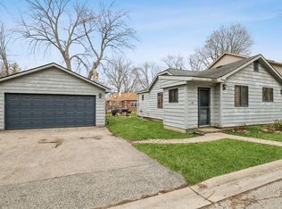 18 Covington Rd, Fox Lake, IL 60020